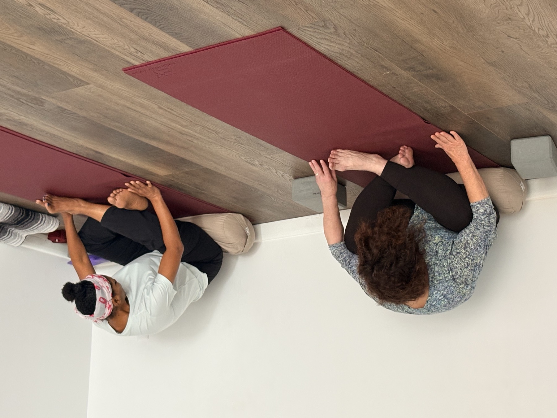 Kaiut Yoga pose detail